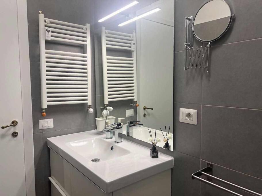 Modern Apartment In Monteverde Рим Екстер'єр фото